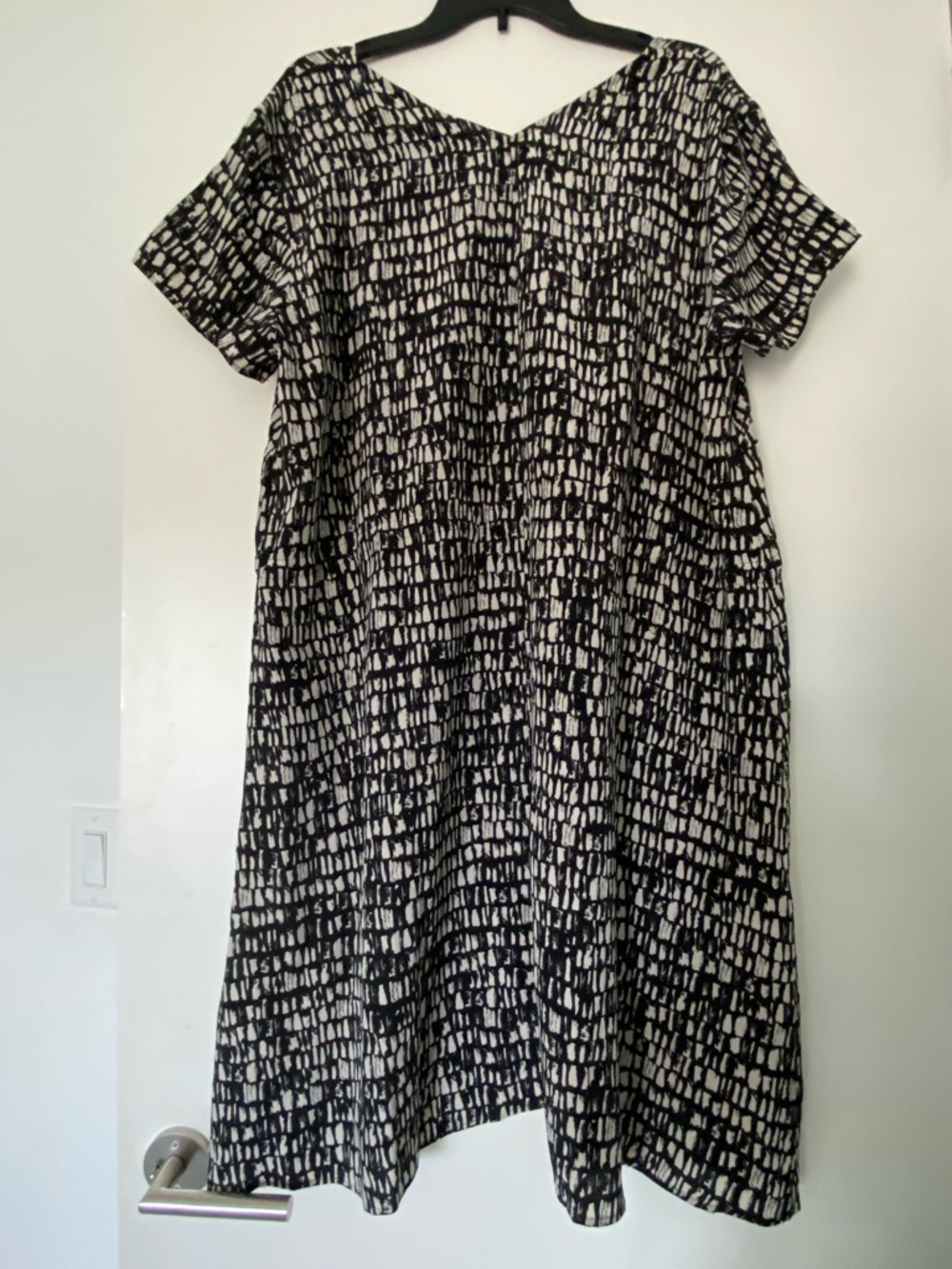 Eileen Fisher Black and White printed silk Abstract Midi Dress